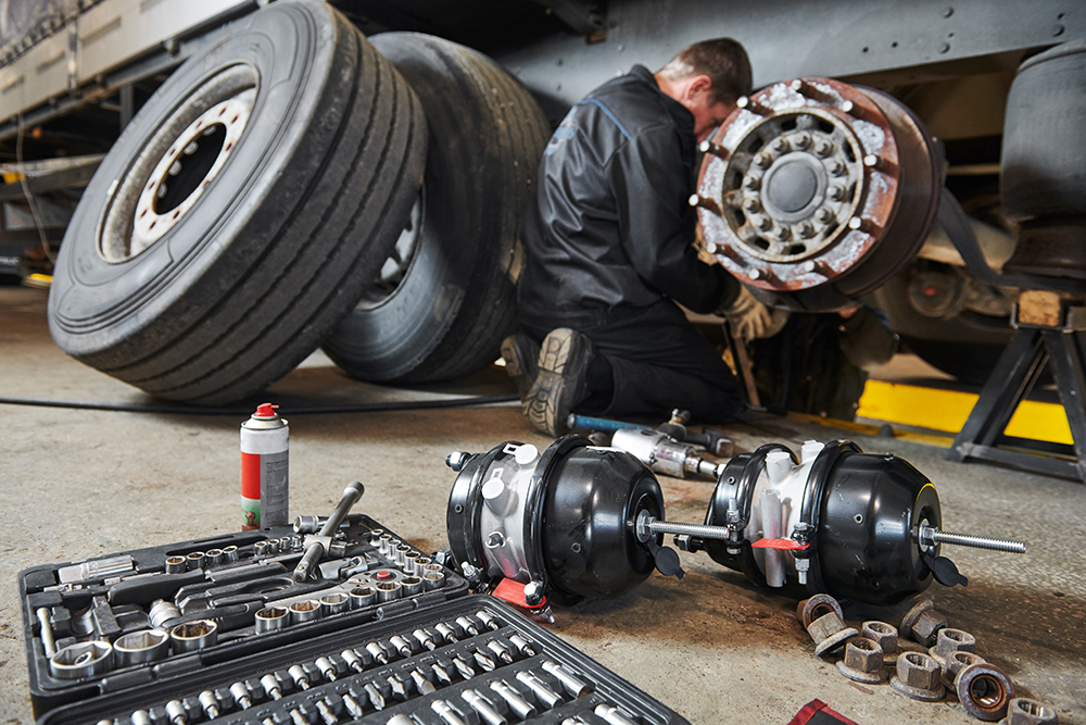 Truck-Repairing-Tire